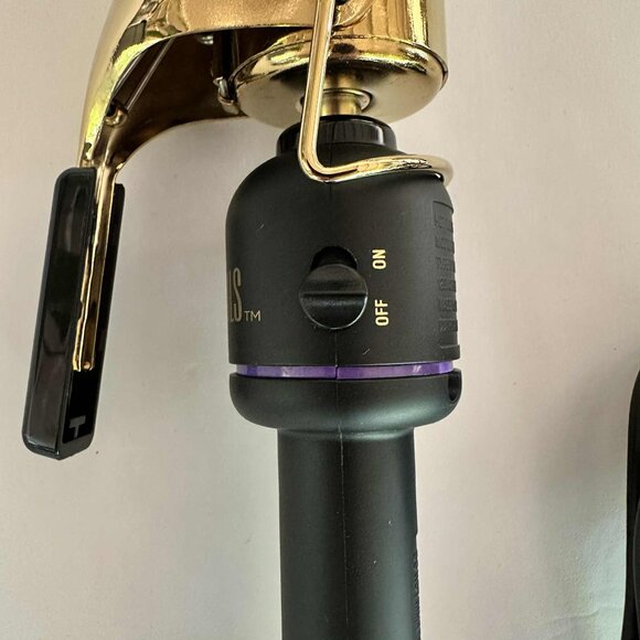HOT TOOLS PRO SIGNATURE 1 1.5" CURLING IRON NEW IN OPEN BOX - Picture 3 of 12